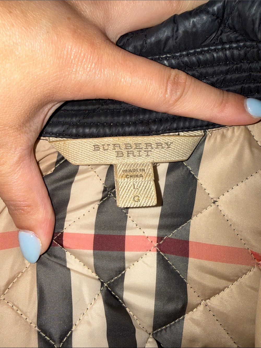 Burberry Black Quilted Lightweight Jacket with Signature Check Cuffs - Picture 5 of 12